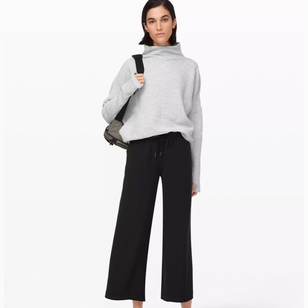 lululemon on the fly 7/8 WL pant woven